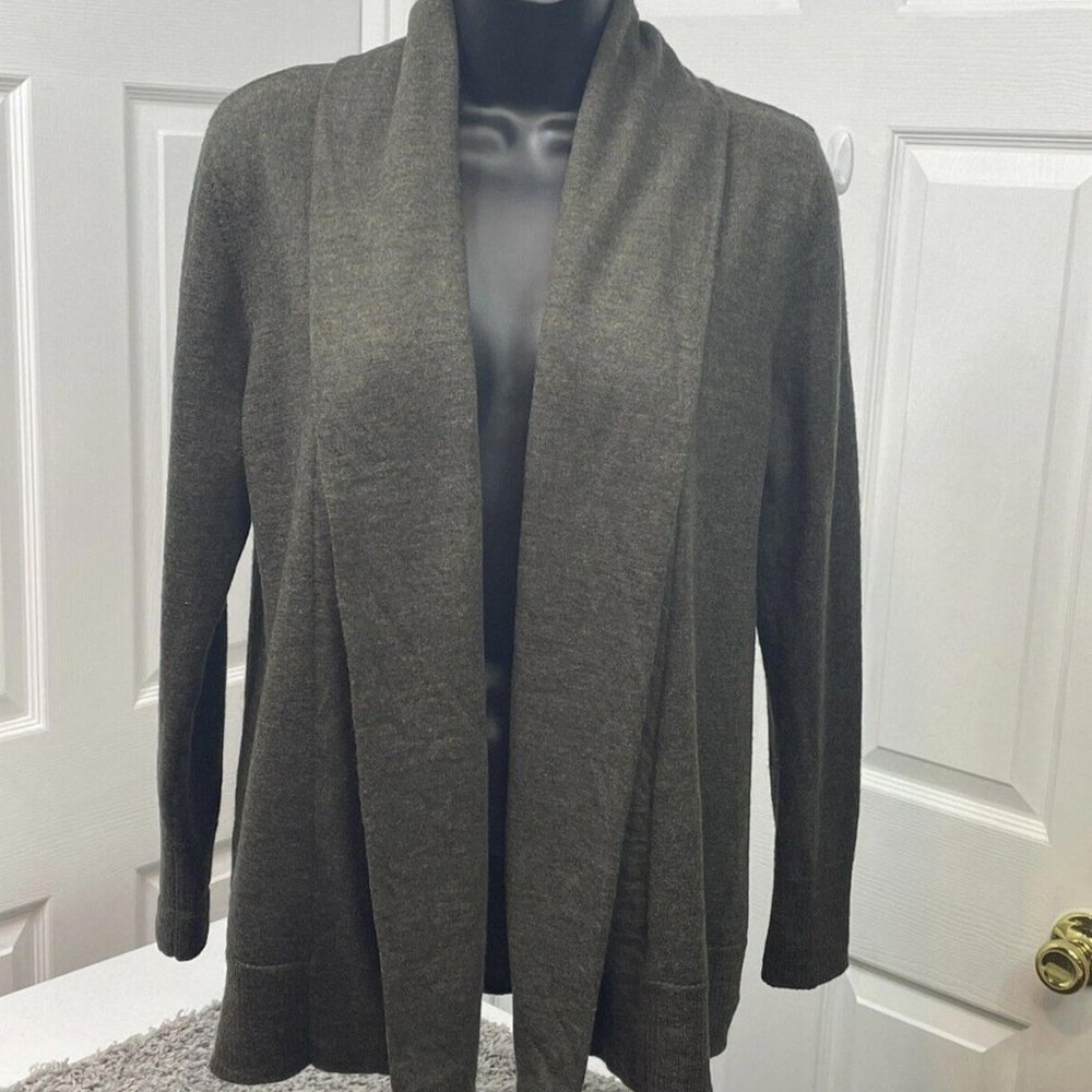 Tweeds Women Olive Green 100% Merino Wool Cardigan Sweater Roll Collar size M